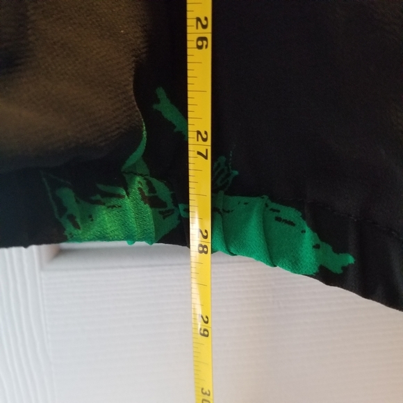 Sz 2 Torrid Floral Black Green Sheer Sleeve Top - Picture 6 of 7